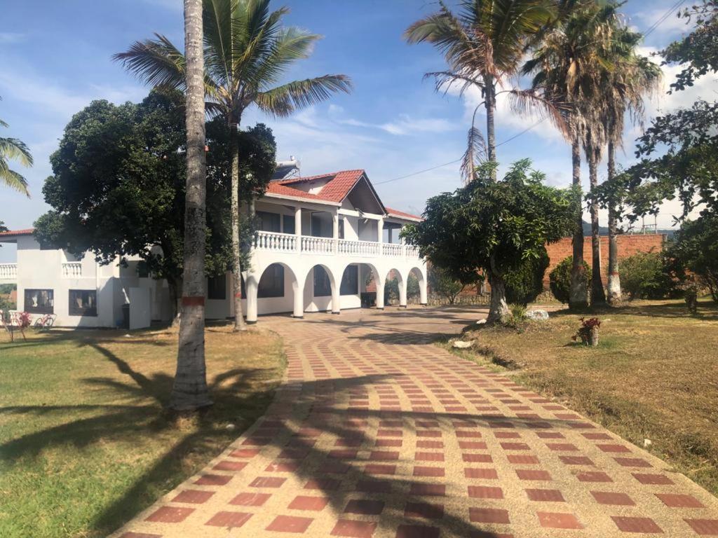 Hotel Villa Noel Chinauta Exterior photo